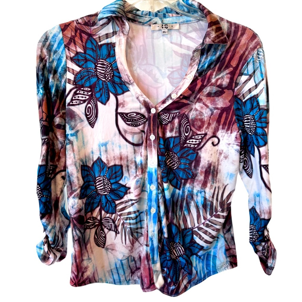 IQ Paris Boutique Stretch Top with Snaps and Shirred Sleeves